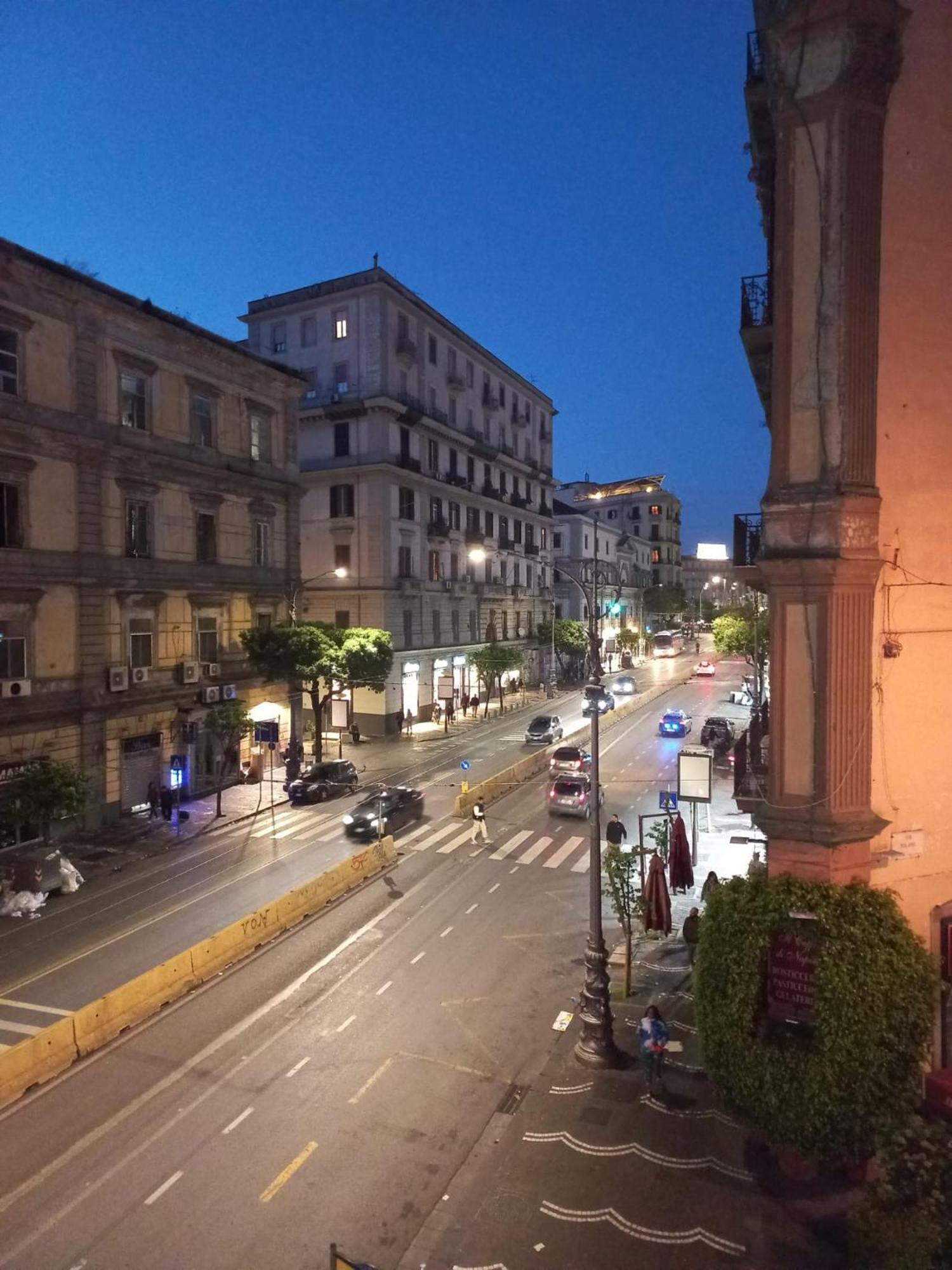 La Dimora Di Cinzia Apartman Nápoly Kültér fotó